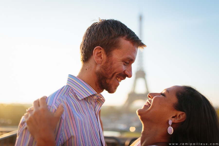 photographe, couple, tour eiffel, paris