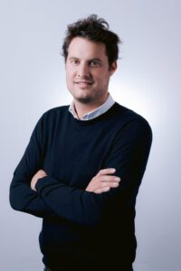 Portrait corporate en studio sur fond blanc à Lille dans le nord